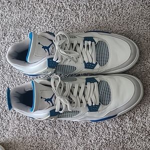Air Jordan Retro 4 "Military Blue"